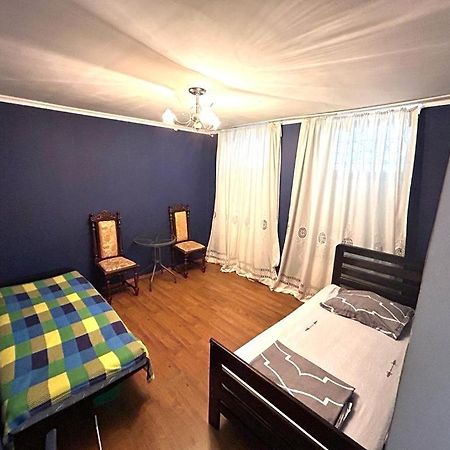Booboo Flat In Italian Yard Appartement Tbilisi Buitenkant foto